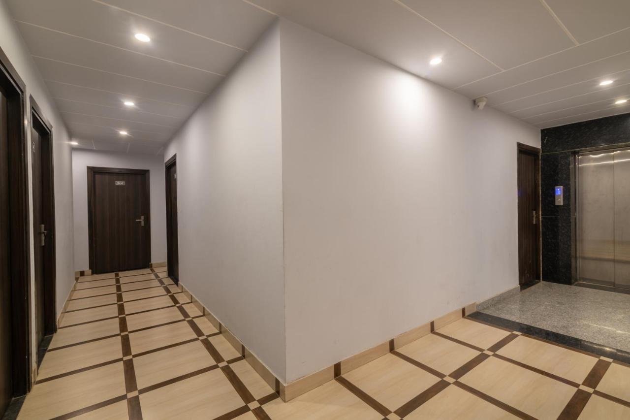 Hotel De Luxe Basai Road Gurgaon Exterior photo