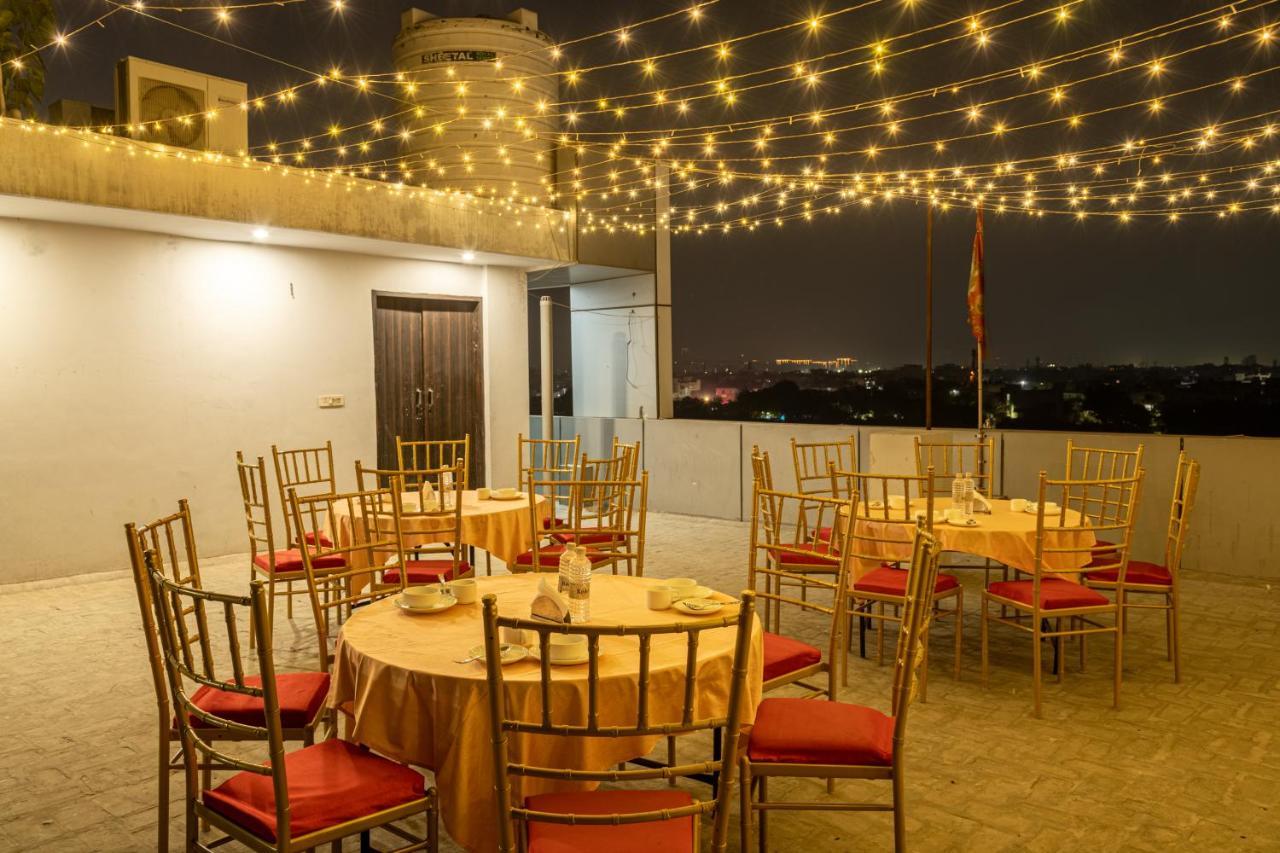 Hotel De Luxe Basai Road Gurgaon Exterior photo
