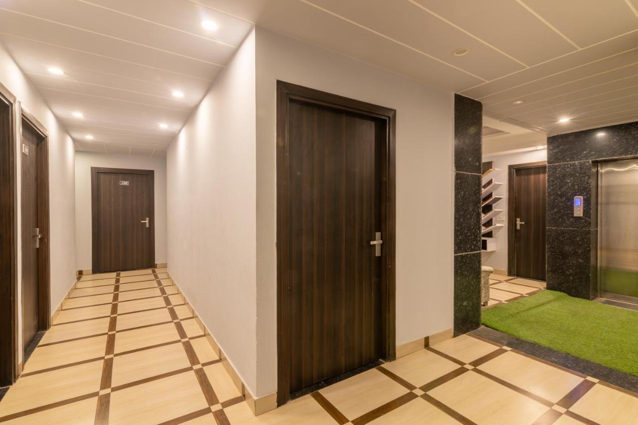 Hotel De Luxe Basai Road Gurgaon Exterior photo