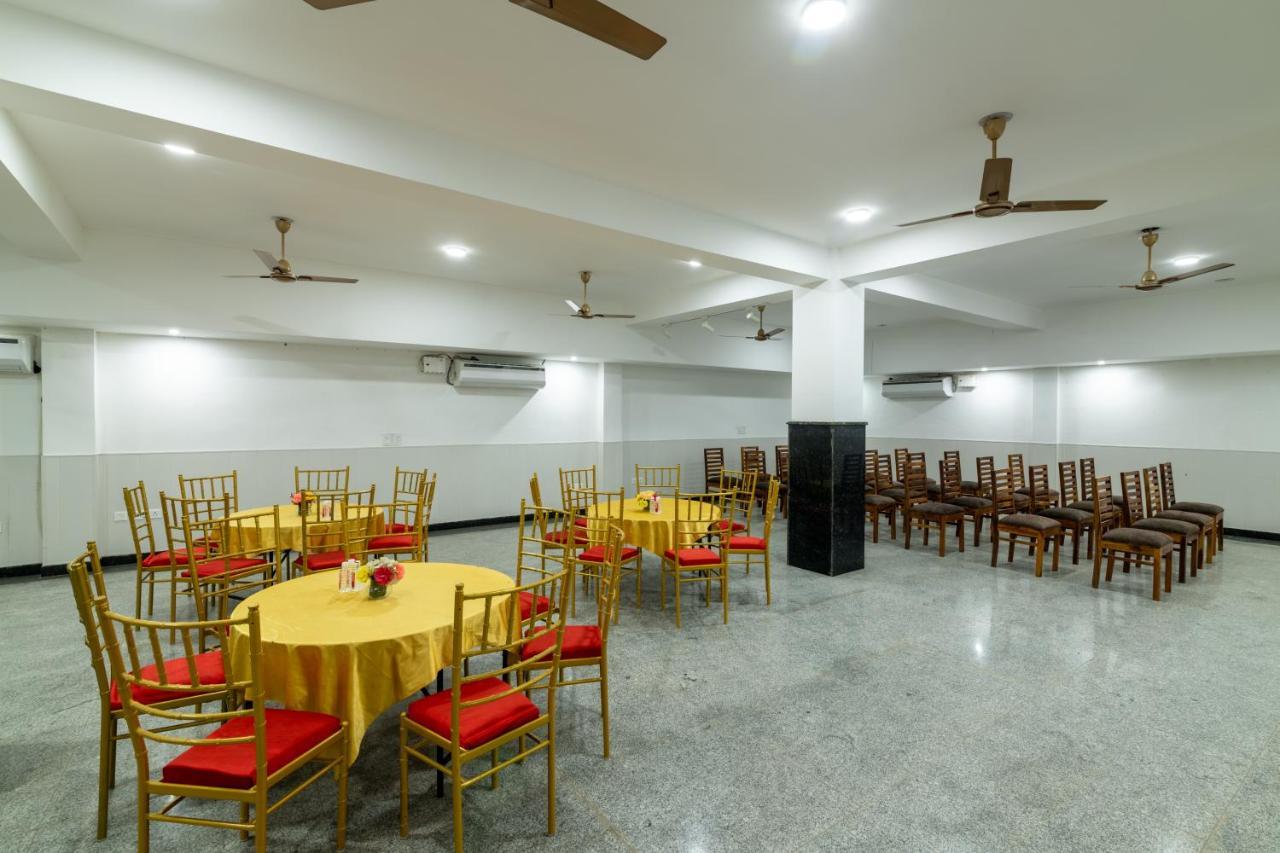 Hotel De Luxe Basai Road Gurgaon Exterior photo